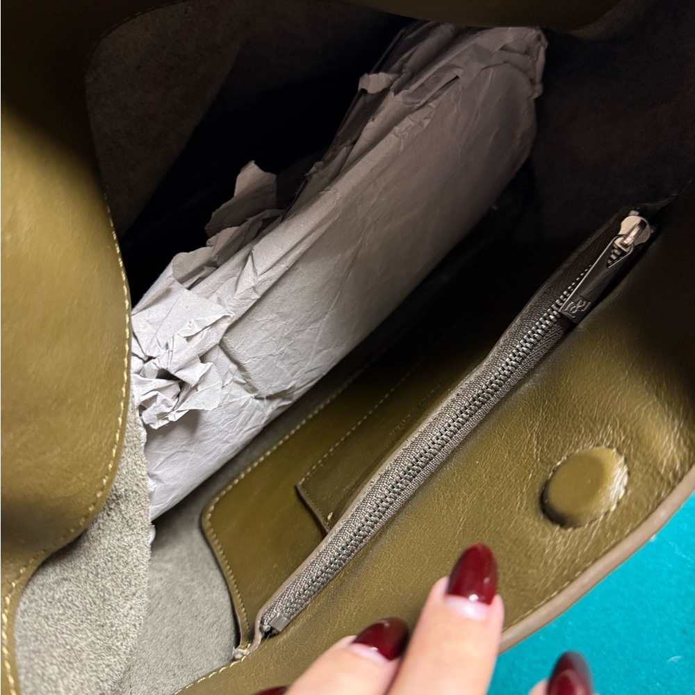 Reformation Small Vittoria Tote
$398 - Picture 4 of 7